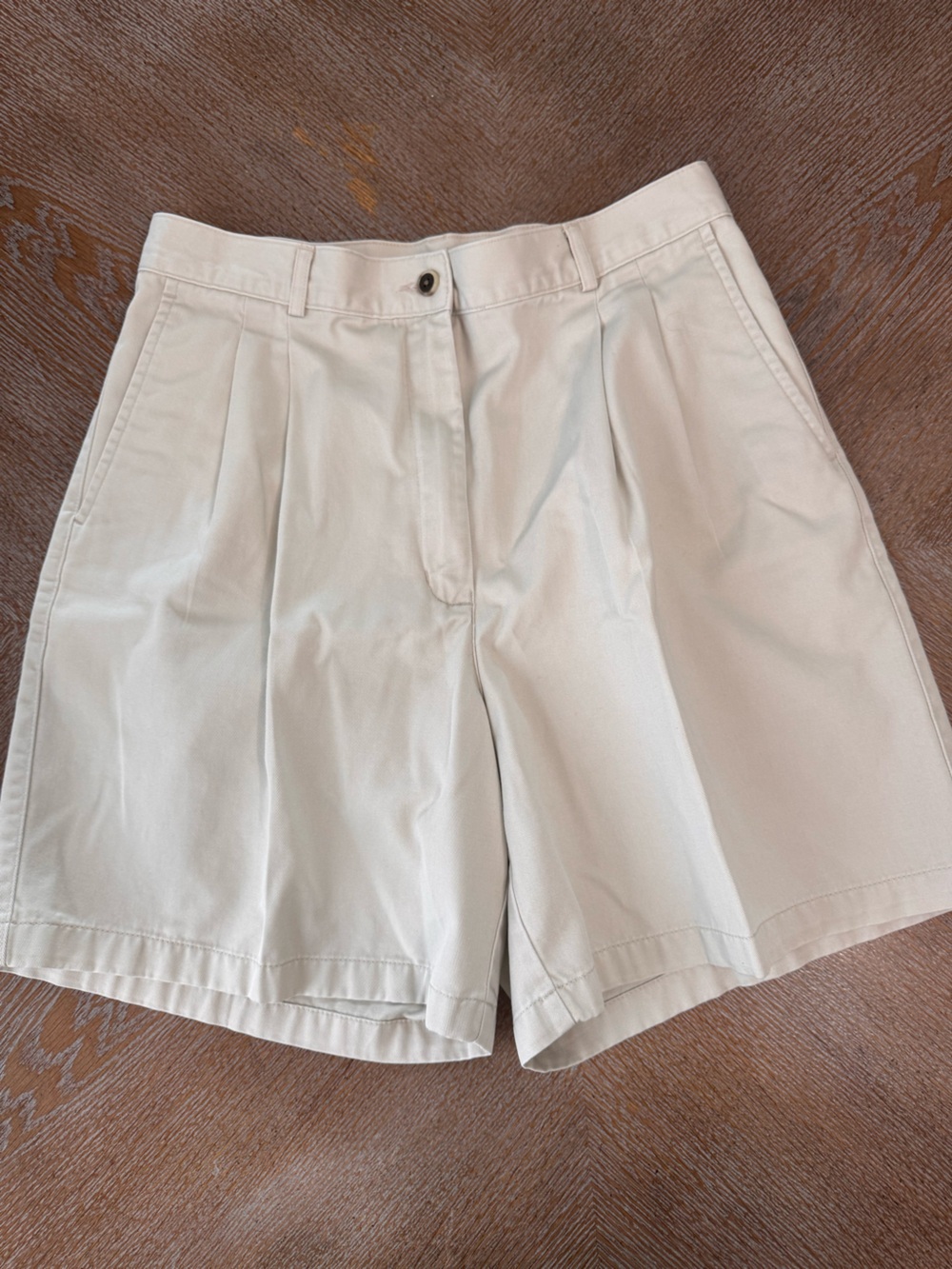 LL Bean Beige Shorts Pleated Front Size 12 Waist 30” Inseam 7” High Rise Cotton